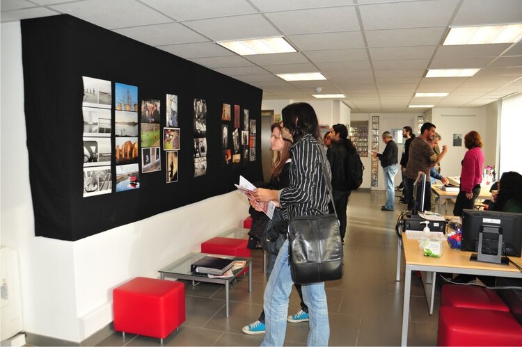 Fotografia de Exposição no Espaço J