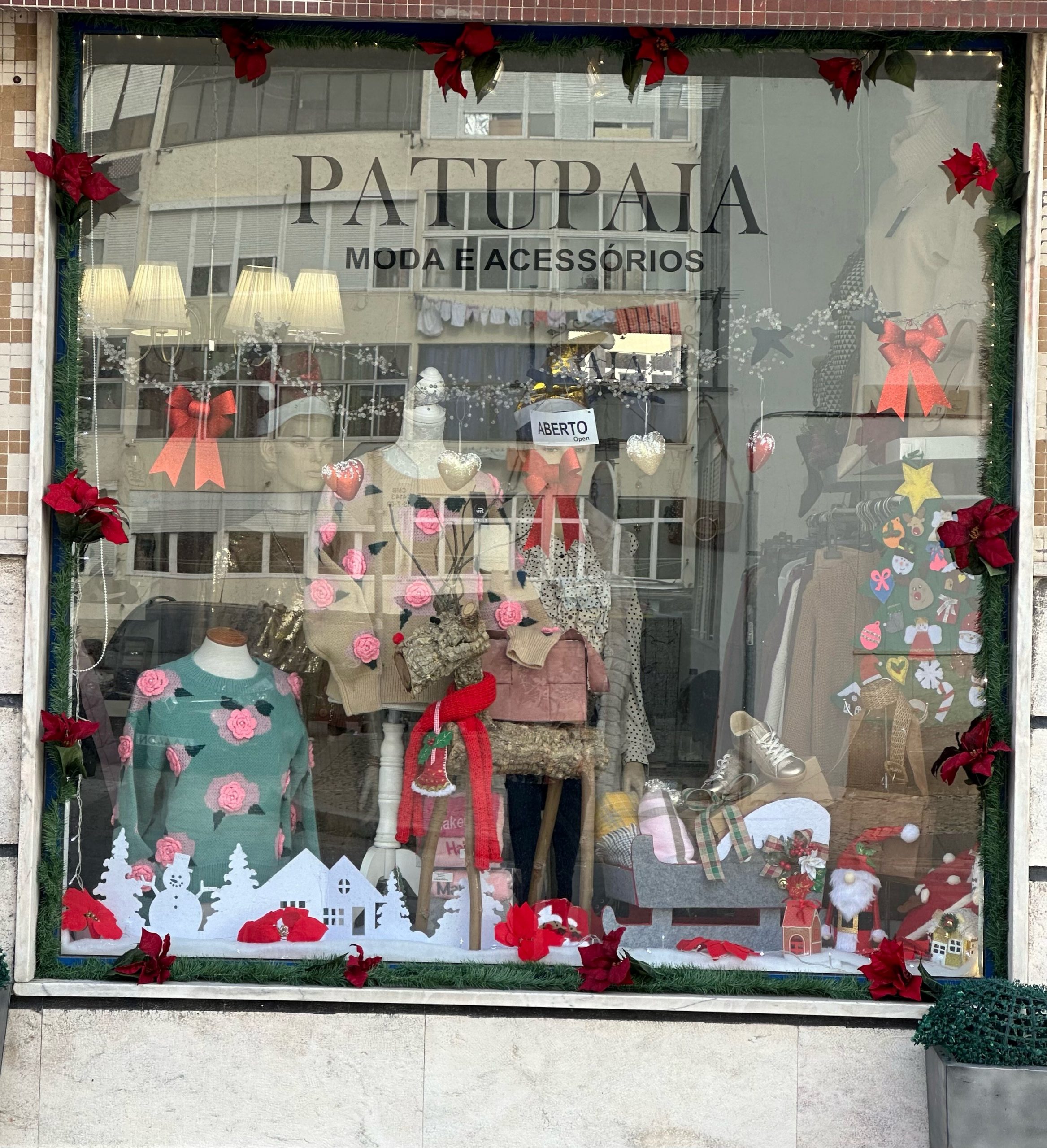 Montra da 22ª edição do XXII Concurso Montras de Natal - Patupaia Moda e Acessórios