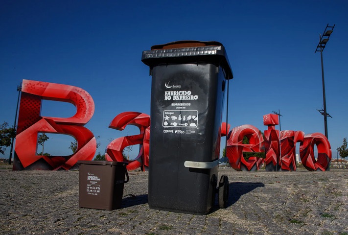Imagem de contentores de biorresíduos no Barreiro