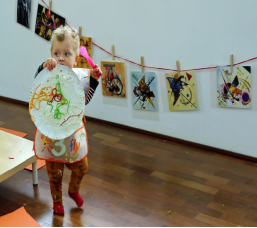 Oficina de experimentação artística para bebés