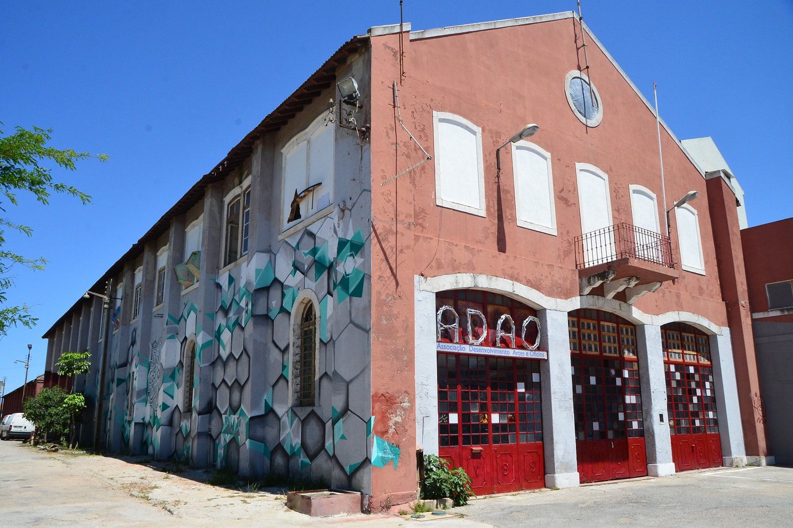 Bear Bones, Lay Low e Ricardo Martins