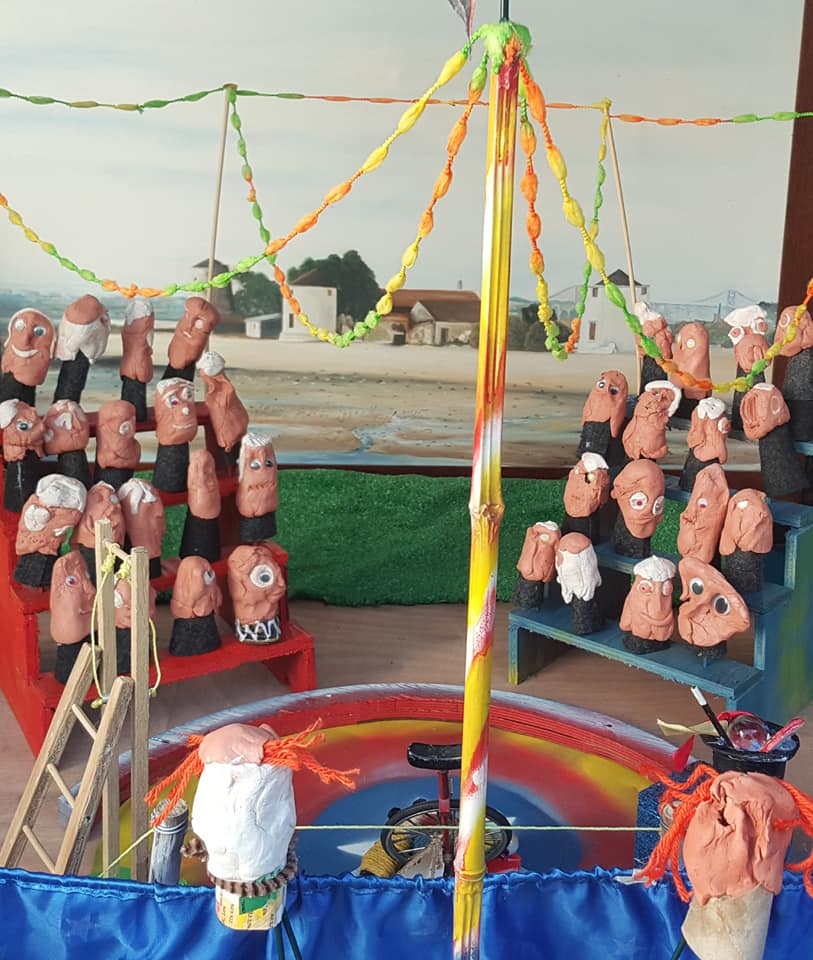 O Circo Camarro – Ateliê e espetáculo de marionetas de dedo