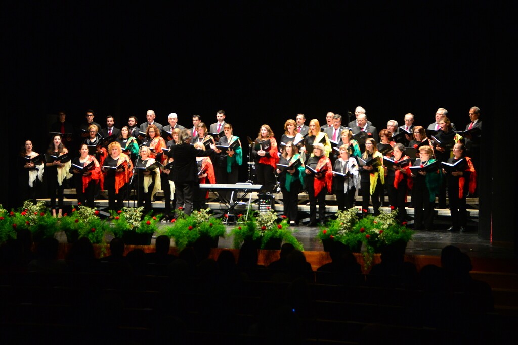 Coral TAB e Coro Viavoz (coro convidado)