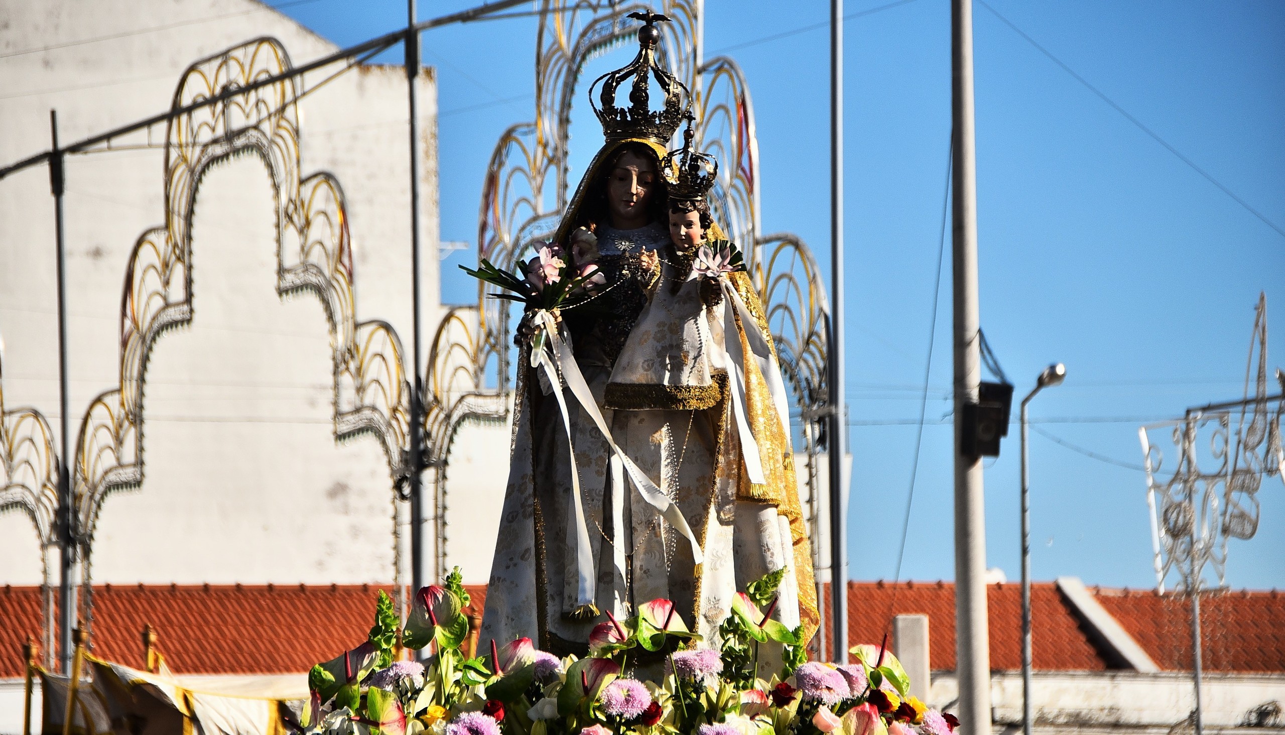 Procissão de Nossa Senhora do Rosário enche ruas do Barreiro